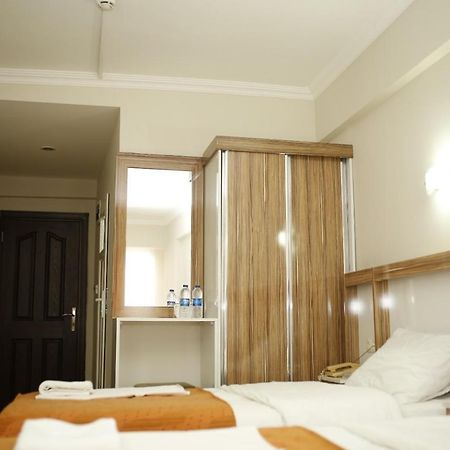 Oezhan Hotel Анталія Екстер'єр фото